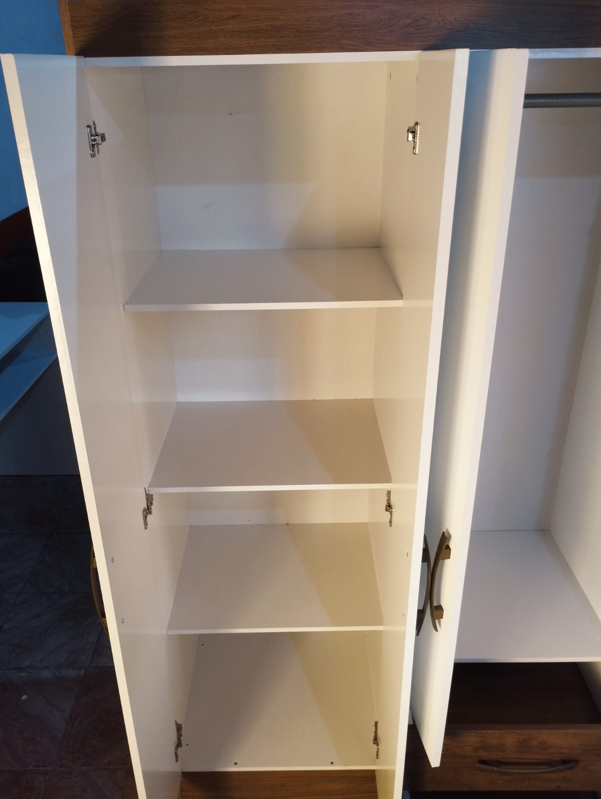 Guarda-Roupa 4 Portas com 2 Gavetas