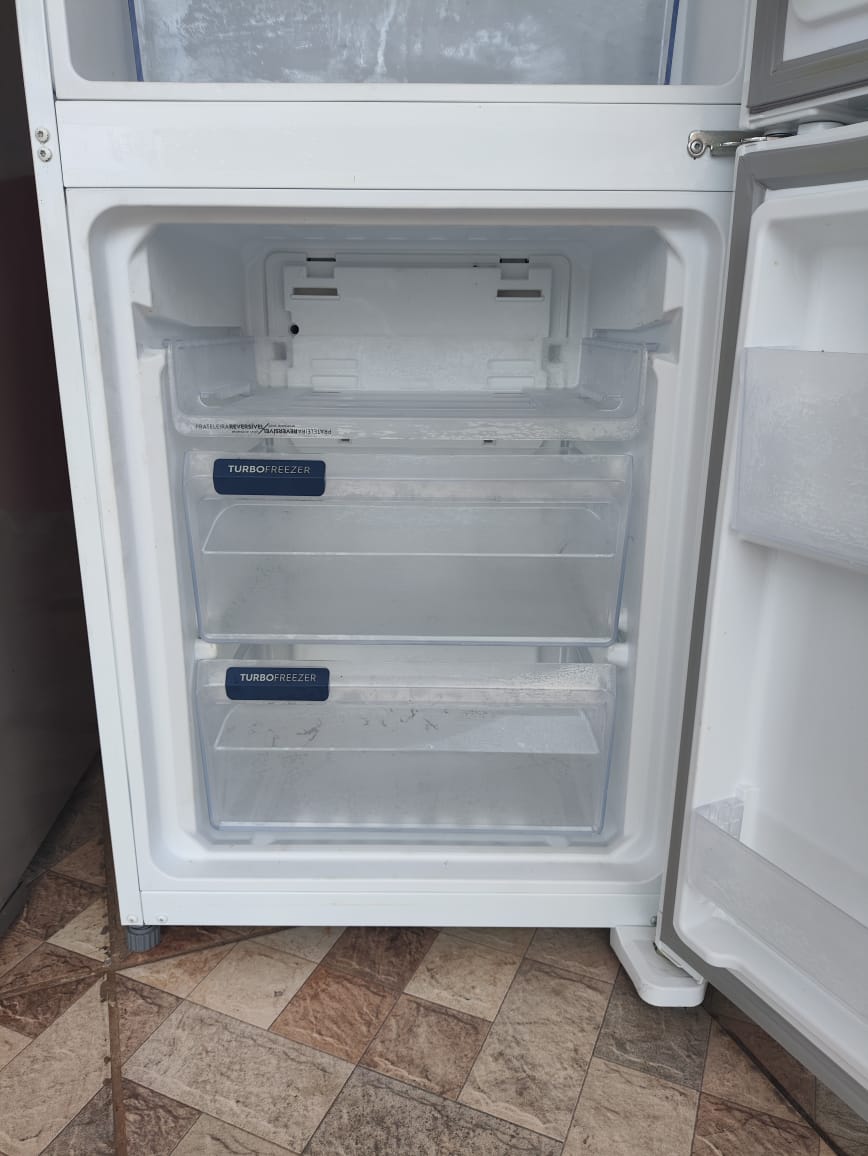 Geladeira Electrolux DB44 Frost Free Inverse 400L – Branca