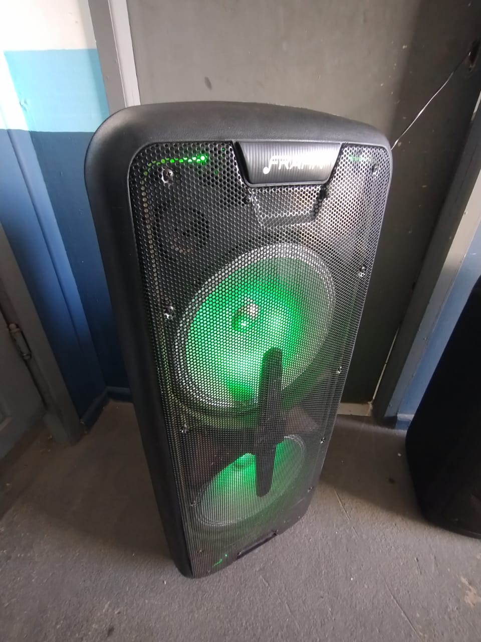 Caixa de Som Frahm CM 1850 - 1850W RMS | Bluetooth, USB, LED RGB | Com Avaria